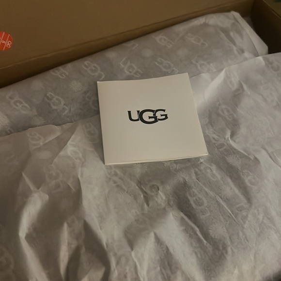 NIB UGG Fluff Yeah Slide Sheepskin Slipper size 9 authentic new with box - Picture 6 of 6